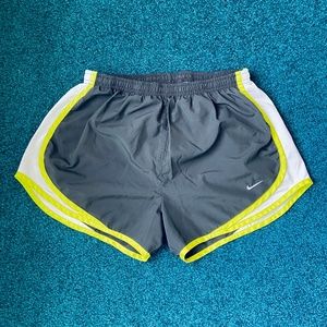 Nike 3'' Tempo Core Running Shorts Charcoal/Lime